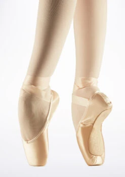 Capezio Kylee Pointe Shoe - Pink 7 Capezio Kylee Pointe Shoe - Pink -Dance Costumes ca 1140 capezio kylee pointe shoe pink front T 91584.1698804503